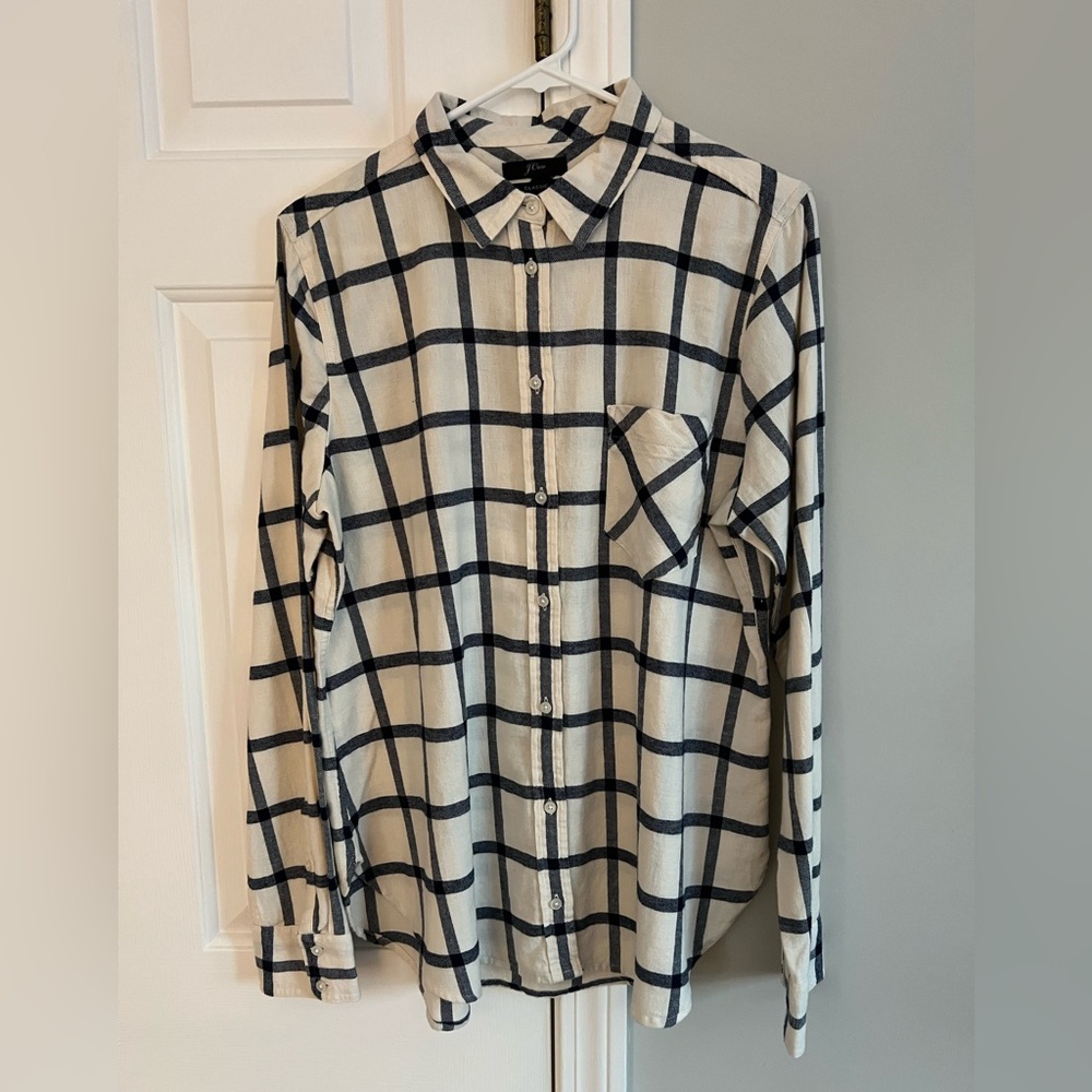 J.Crew Women’s Classic-fit boy shirt in block plaid (Size 12)